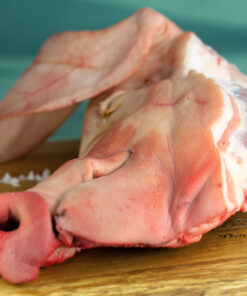 Halber Schweinekopf mit Ohr