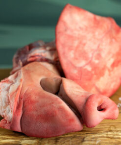 Gesägter Schweinekopf