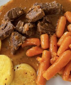 Gulasch mit Kartoffeln und Karotten (c) comakochen.de